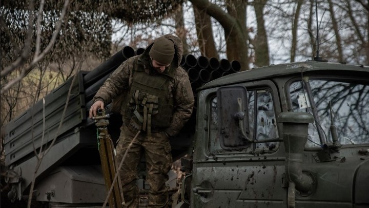 Резерва нет: ВСУ идут на крайние меры - вешают на столбах списки