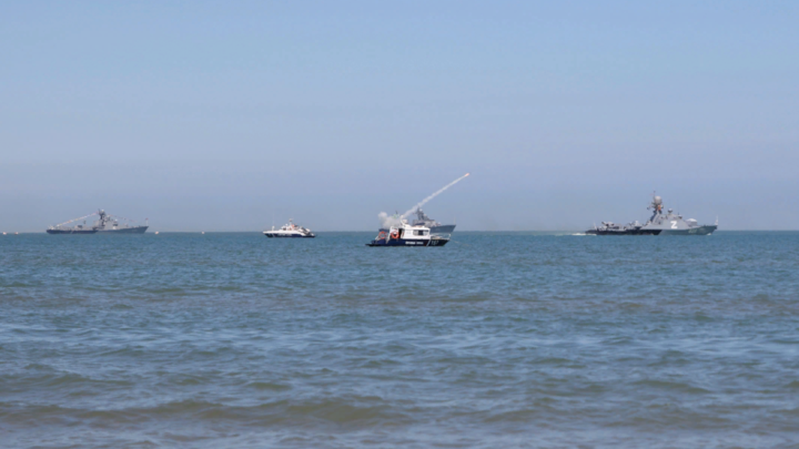 Остались считаные часы: Кораблям дали время до полуночи, чтобы выйти с Украины