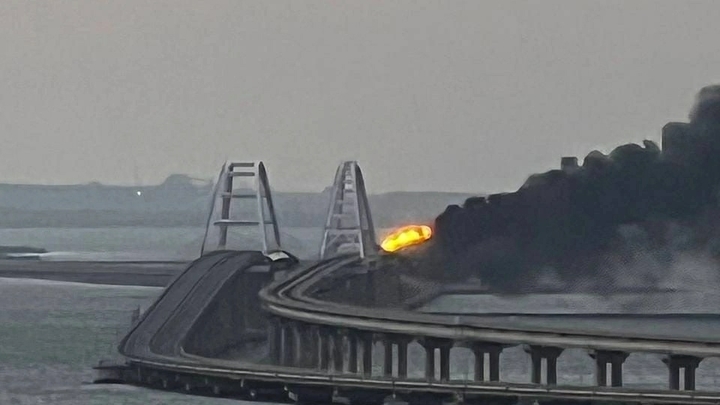 Крымский мост требуют восстановить до 1 июля 2023 года