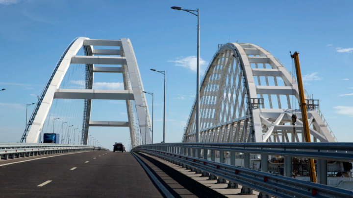 Гордость всей России: На новых учебниках истории появится Крымский мост