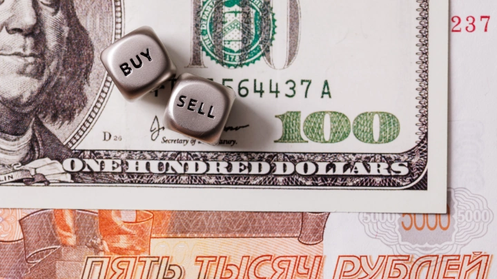Мы не понимаем, что происходит: Рубль отказывается падать - России не хватит денег, чтобы дожить до конца года