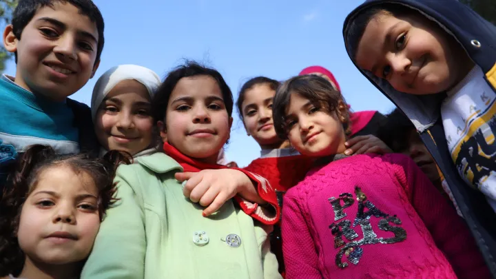 Схватились у школы: в Самаре школьницы устроили бой без правил