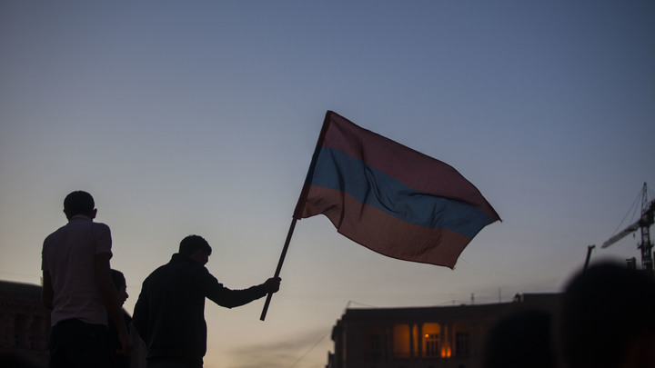 В Ереване силовики начали жёсткую зачистку улиц от протестующих против премьера Пашиняна