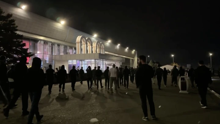 Участники беспорядков в аэропорту Махачкалы проверяли паспорта пассажиров из Тель-Авива