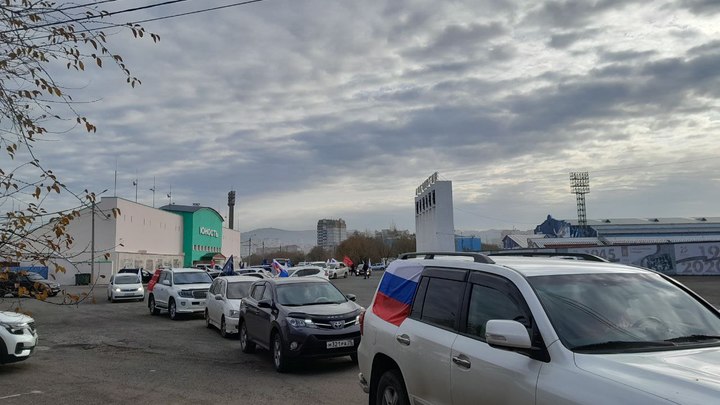 Автопробег в честь Дня рождения президента России Путина стартовал в Чите