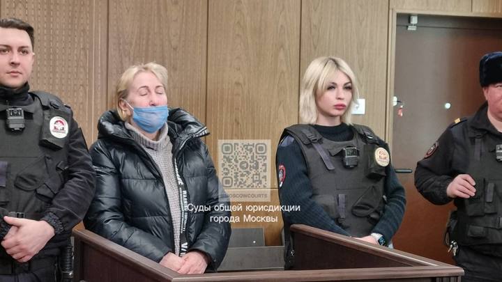 «Ясновидящая» изгнала духов у клиентки за 67 миллионов рублей и попала под суд