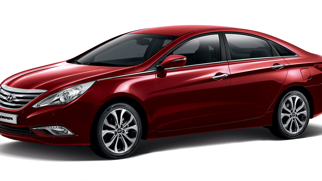 Hyundai озвучил цены на новый седан Sonata Hyundai озвучил цены на новый седан Sonata