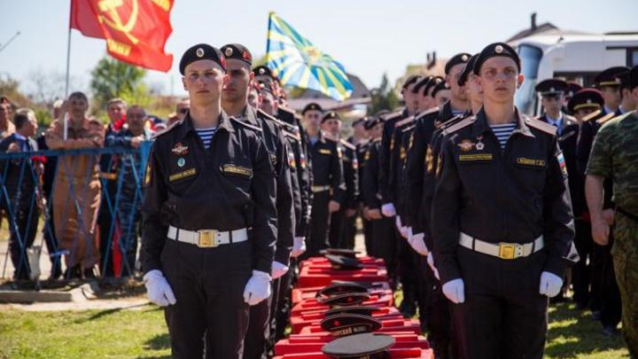 Под Анапой захоронили останки девяти советских моряков