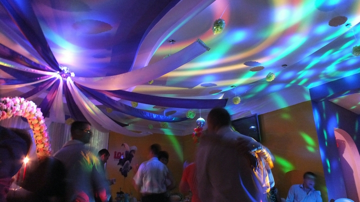 IZ: Шикарная свадьба дочери замглавы Росреестра Москвы обошлась в 400 млн рублей