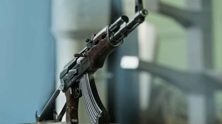 Вывез оружие из зоны СВО: на Кубани осудили контрактника за попытку сбыта винтовки и АК-74