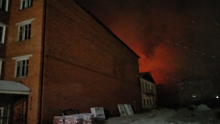 Пожаром на Новописцовском льнокомбинате занялась прокуратура