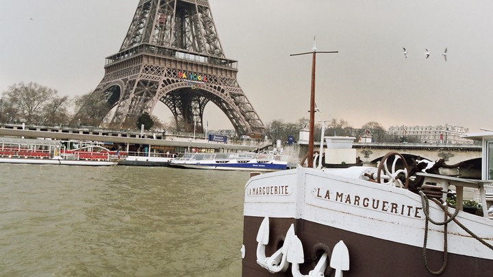 А жить-то хочется!: На Западе неделями изучали план Франции по отправке войск в страну 404