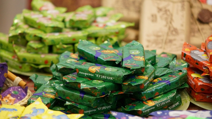 Вместо старых батареек – конфеты: В Новосибирске проходит экологическая акция