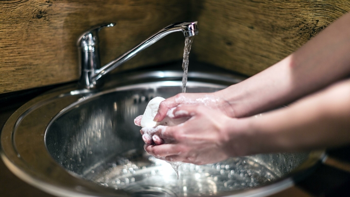 Чиновники Саранска стали нерукопожатными из-за коронавируса