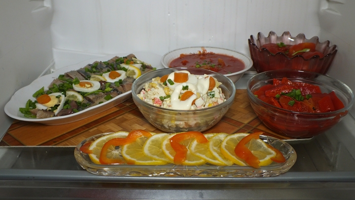 От неприятного вида до проблем с кишечником: Специалисты назвали семь продуктов, которые нельзя хранить в холодильнике