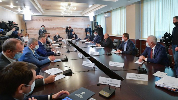 Не раздражайте роскошью: Министру с итальянскими вертолётами напомнили про совет Мишустина