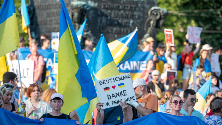 Украинцам пришлось полюбить Россию в Германии