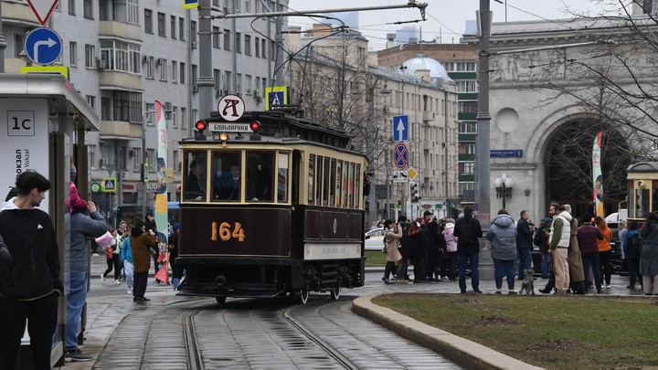 В Петербурге попавшая под трамвай «Довлатов» женщина скончалась в больнице