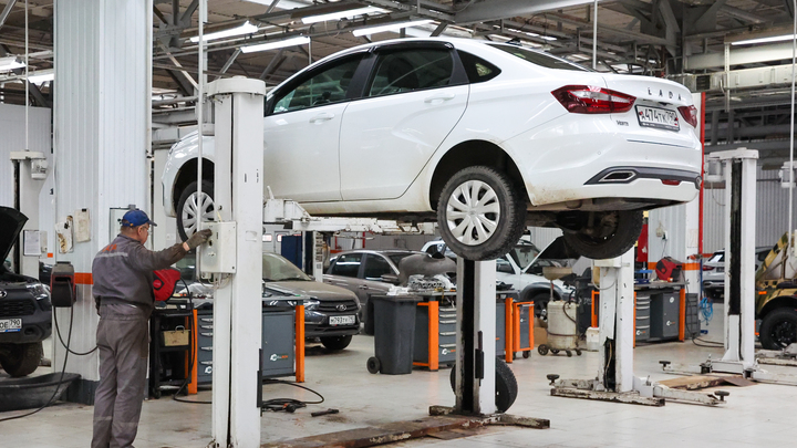 Флагманские модели АвтоВАЗа подорожают с 14 января