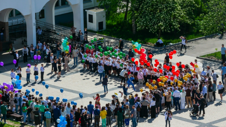 Директор школы в Перми запретила героев СВО законно? Интригу скандала объяснила Гориславцева