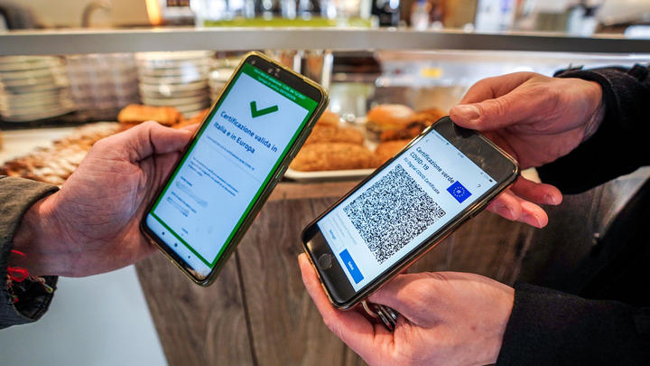 Без QR-кода: Бизнесмены Петербурга массово присоединяются к бойкоту