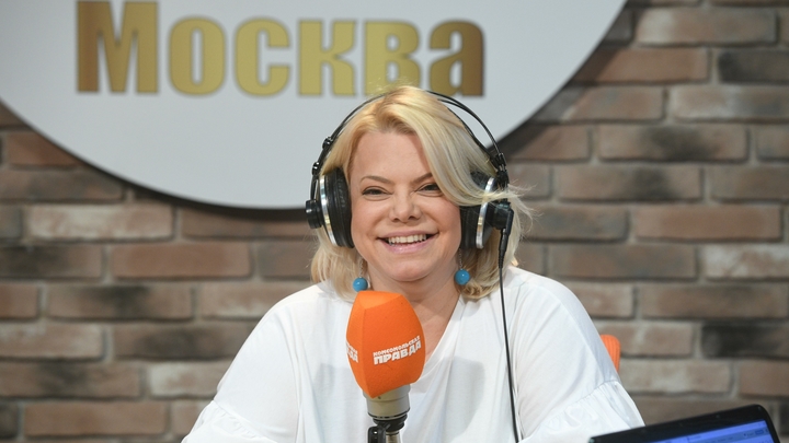 Актриса Яна Поплавская дала оценку возвращению Урганта на ТВ