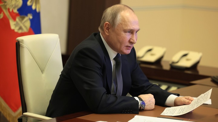 Новосибирцы увидят послание президента Владимира Путина на медиаэкранах