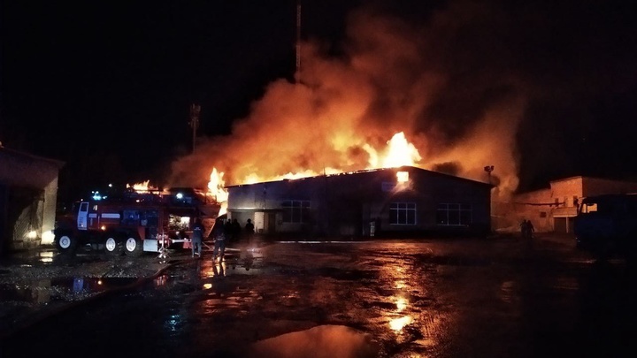 В Челябинской области пожар уничтожил крупное производство
