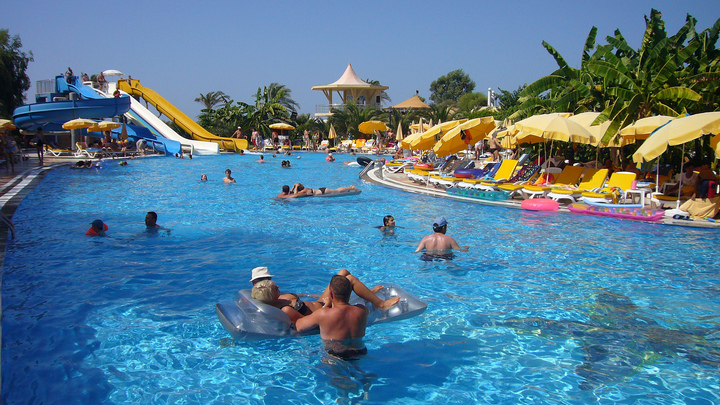 На турецких курортах поляки устроили пляжно-барные войны с русскими – Myśl Polska