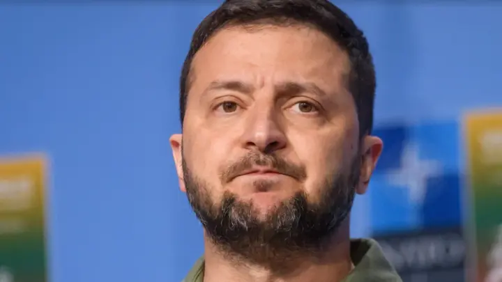 Вы - по-умному, я - по-быстрому. Зеленский оконфузился в интервью неудачной шуткой