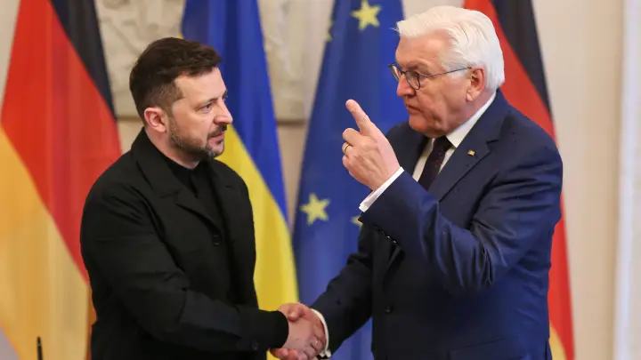 Тайный политический кукловод Украины. Вот кто даёт глупые советы Зеленскому