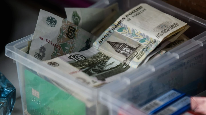 SHOT: В Митино в подъезде дома нашли подозрительную пачку купюр с лентой