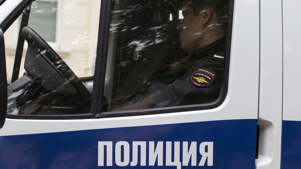 Очевидцы нападения в Сургуте: Он прицельно бил ножом в живот женщин Очевидцы нападения в Сургуте: Он прицельно бил ножом в живот женщин