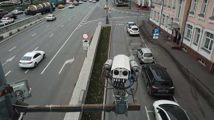 В Екатеринбурге установят около 80 дорожных камер, отслеживающих нарушителей парковки