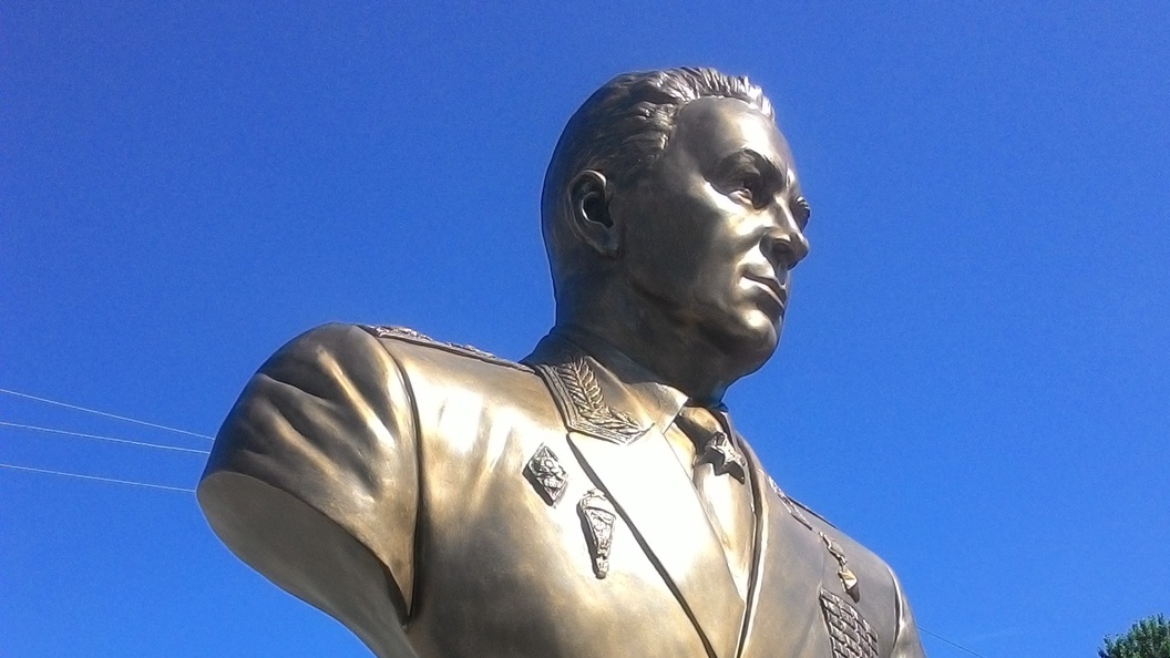 В Новгородской области откроют памятник основателю ВДВ Василию Маргелову В Новгородской области откроют памятник основателю ВДВ Василию Маргелову