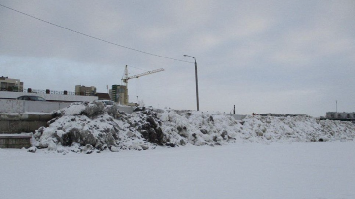 В Челябинске за уборку позапрошлогоднего снега подрядчик заплатил 100 тысяч рублей