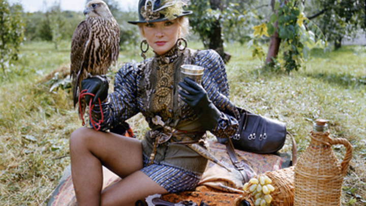 Превратили в бомжатник: Квартиру внучки Гурченко пришлось убирать 10 часов