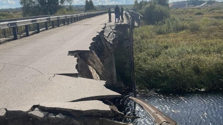 В Минтрансе назвали причину обрушения автомобильного моста через Ургу в Нижегородской области