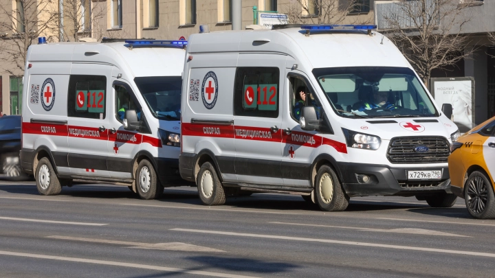 У всех симптомы отравления. В екатеринбурге  госпитализировано 28 школьников из общежития СУНЦ