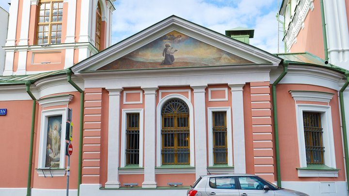 В Москве завершена реставрация храма Воскресения Словущего на Успенском Вражке