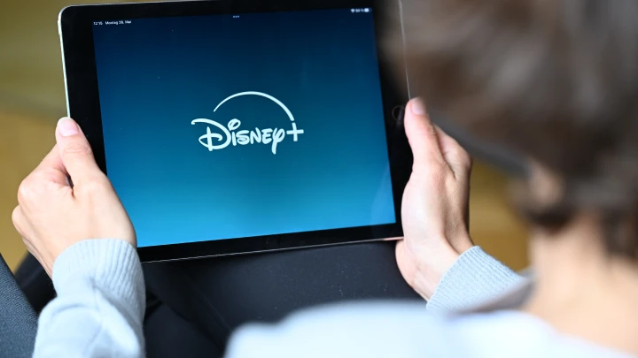 Disney и Universal судятся с разработчиком нейросети Midjourney из-за персонажей