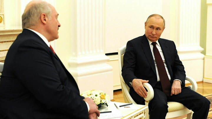 Путин сообщил Лукашенко о своём карантине и обсудил итоги учений Запад-2021
