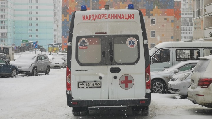 Прокуратура проверит снижение зарплат сотрудников скорой в Новосибирской области