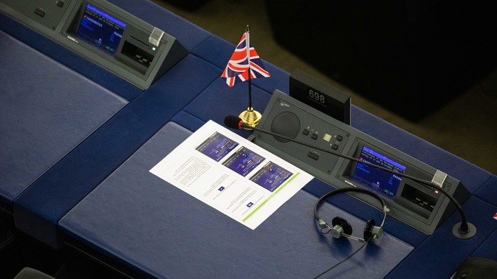 Британия и Франция хотят зарыть топор войны назло России - Politico