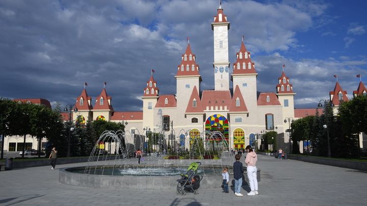 Фирма семьи экс-главы Кубани Ткачёва представила проект Диснейленда за 32 млрд рублей