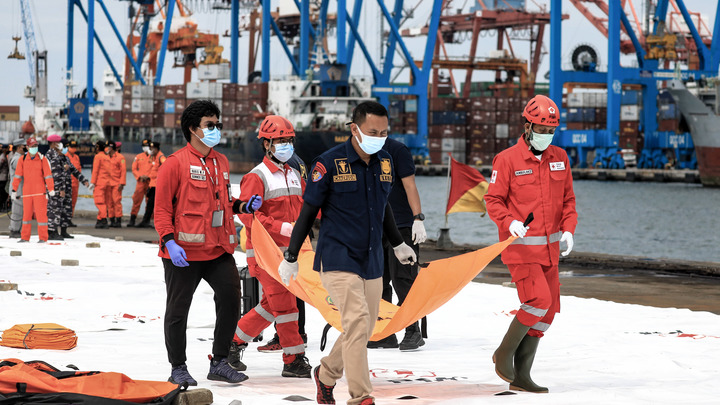 Не окончательный вывод, но: В Индонезии назвали возможную причину трагедии с Boeing 737