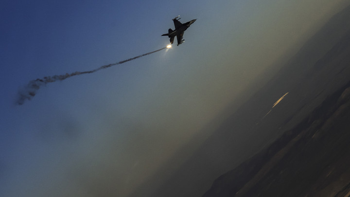 Киев не сможет эффективно применять истребители F-16 – сенатор Бондарев