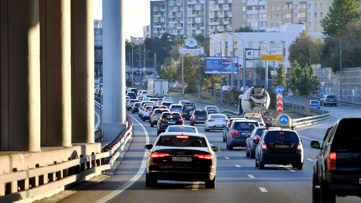 В Москве до конца года перекроют одну полосу Дмитровского шоссе