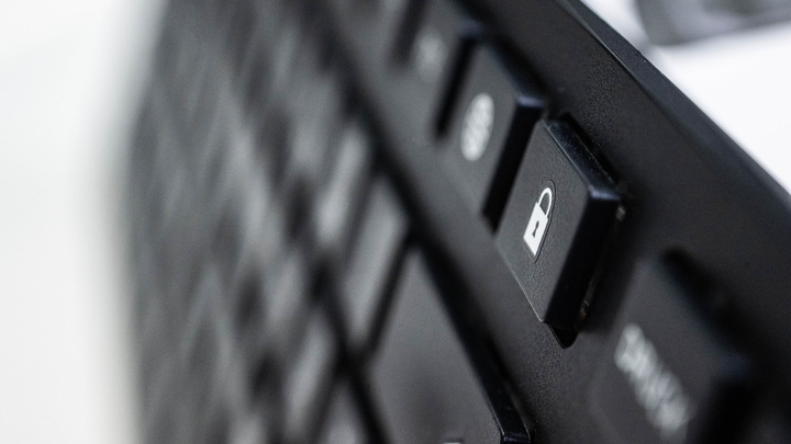 Пускать ли детей в интернет? Мнения родителей разошлись