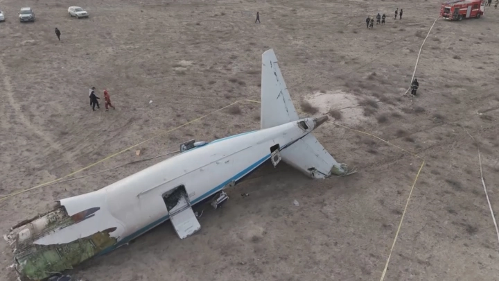 Крушение AZAL. Полная расшифровка переговоров с экипажем. О грубейших нарушениях заявил заслуженный пилот